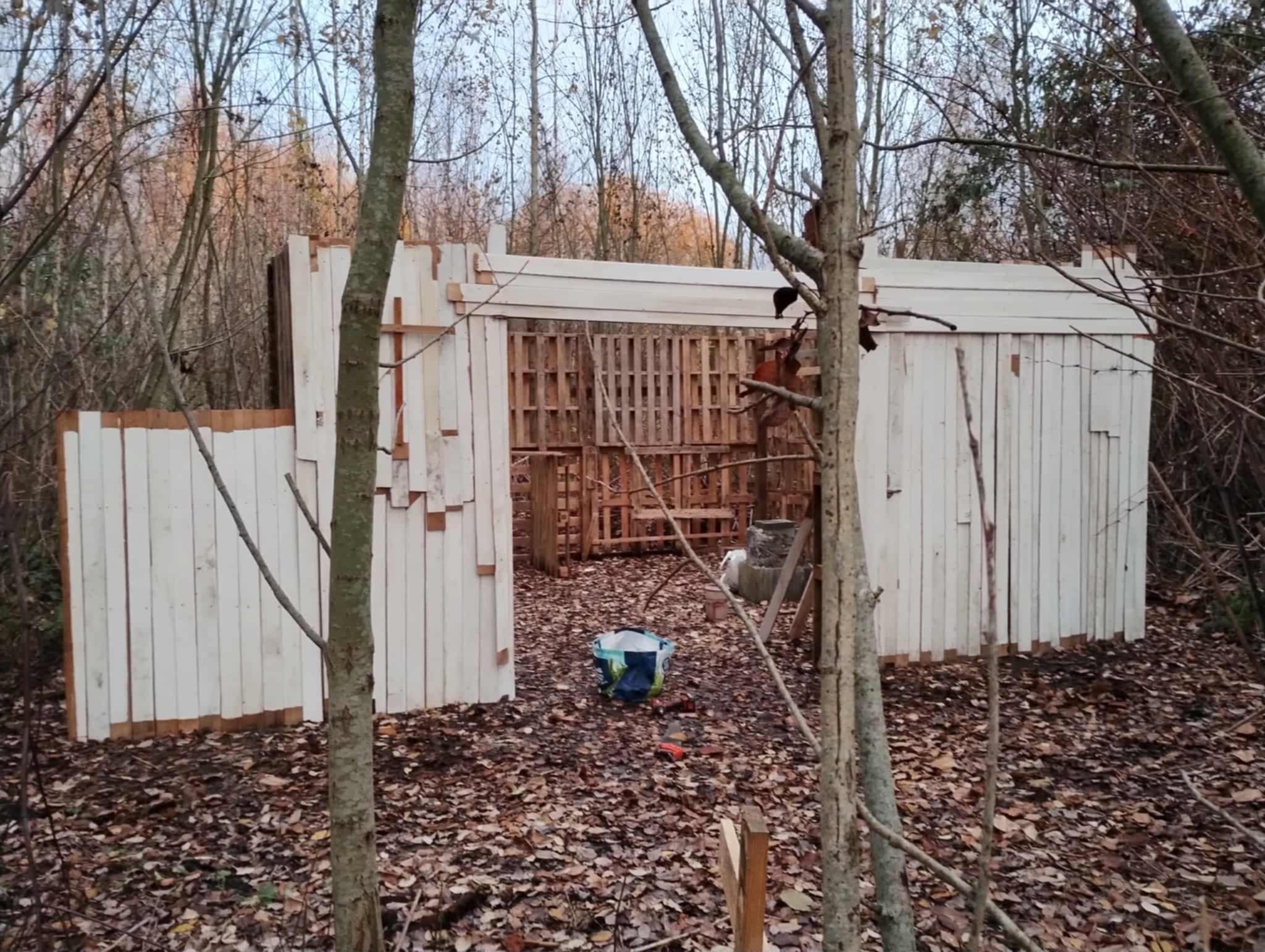 Construction d'un parrain sur le terrain